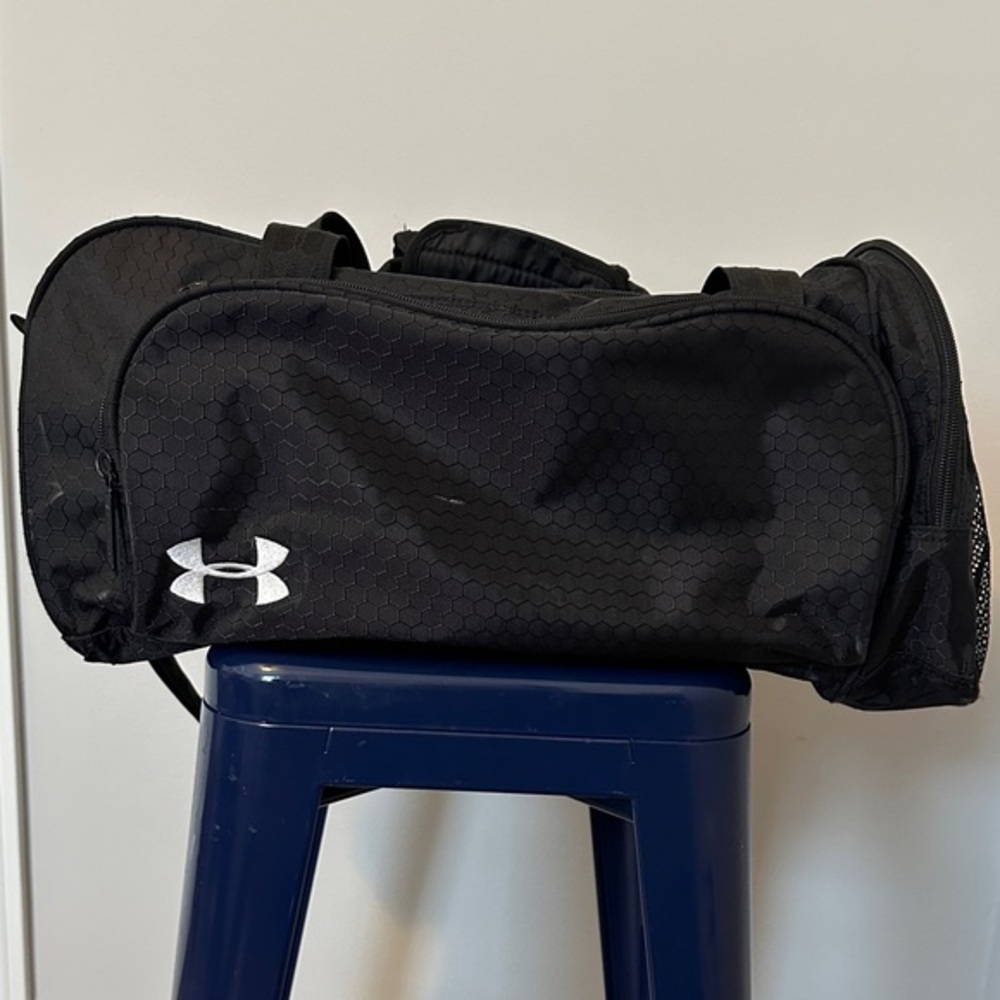 Under Armour Black Duffel Bag for Men for kids For multipurpose